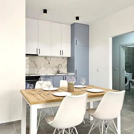 Apartman In - 003 - Happy Saranda