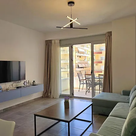 Appartamento In - 003 With Balcony - Happy *